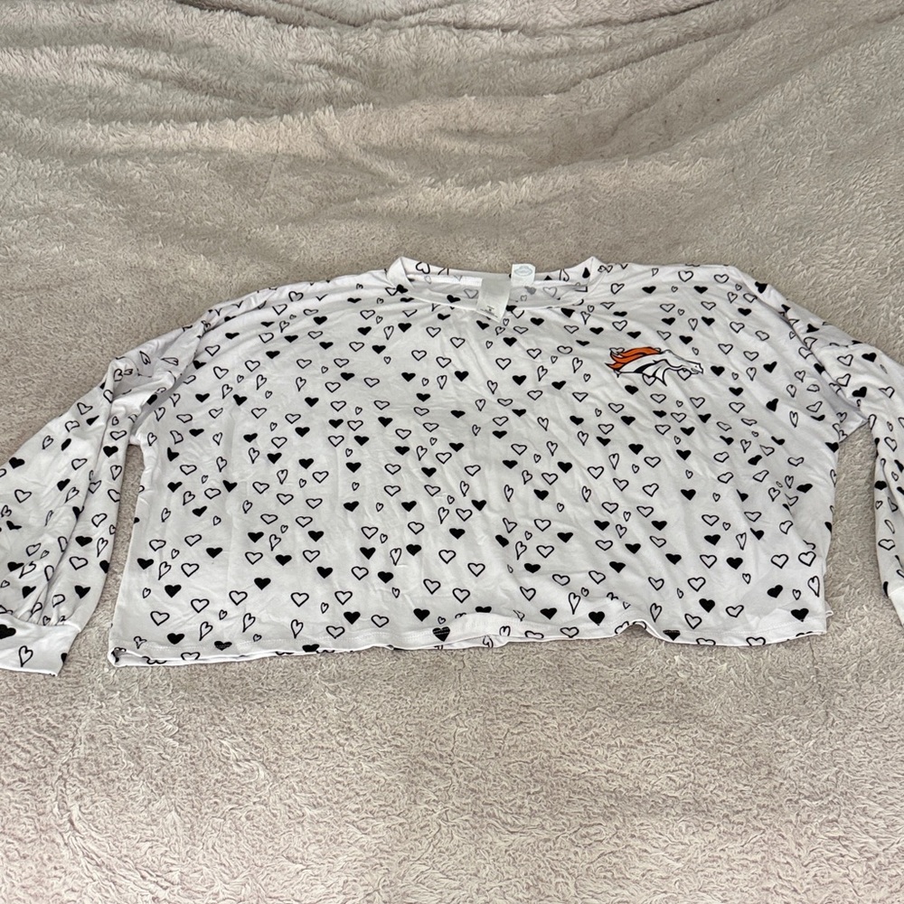 Women’s Heart Patterned Broncos Shirt